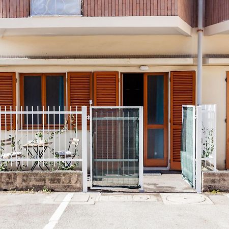 פירנצה Open The Classic Wooden Shutters At A Cozy City Nest מראה חיצוני תמונה