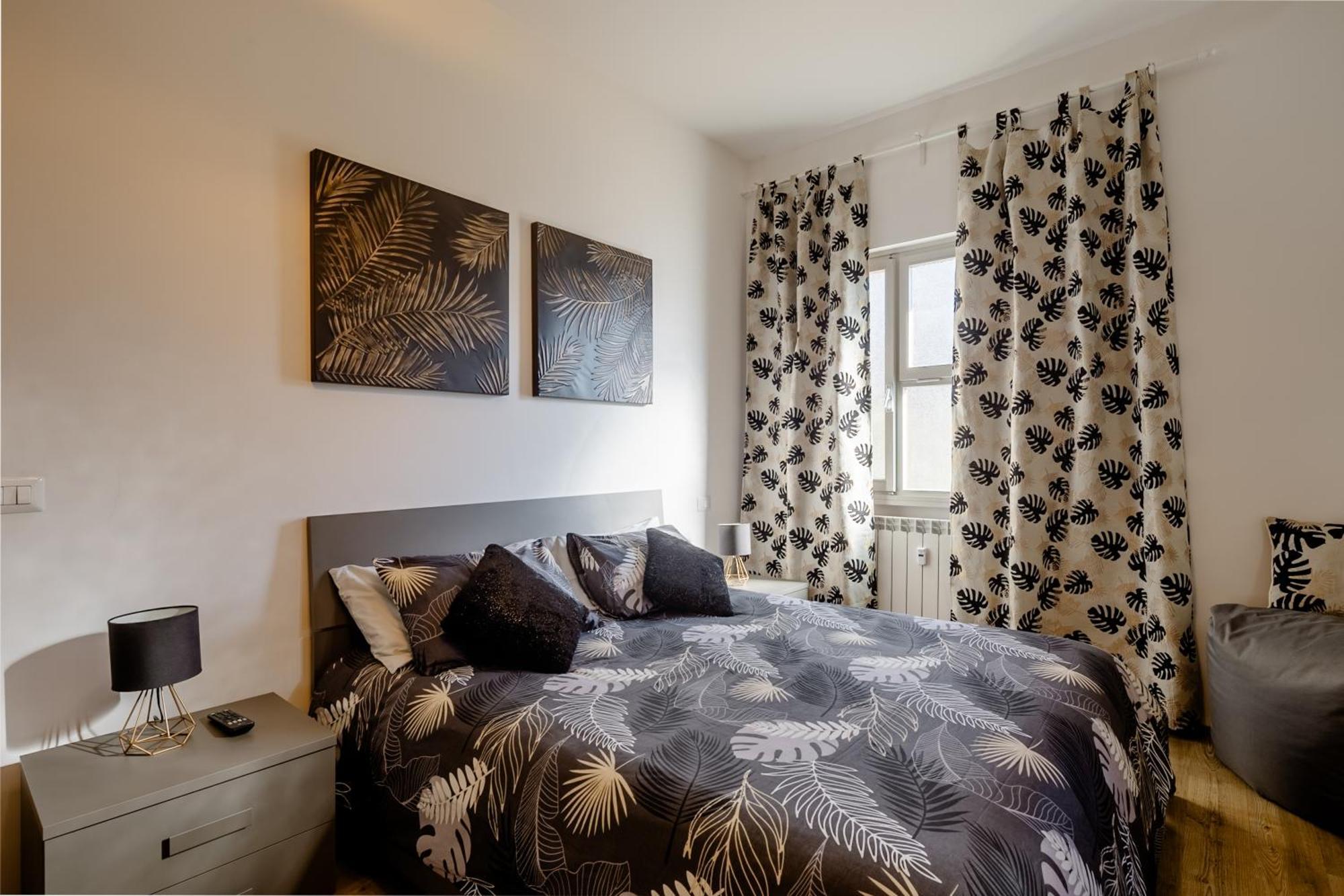 פירנצה Open The Classic Wooden Shutters At A Cozy City Nest מראה חיצוני תמונה