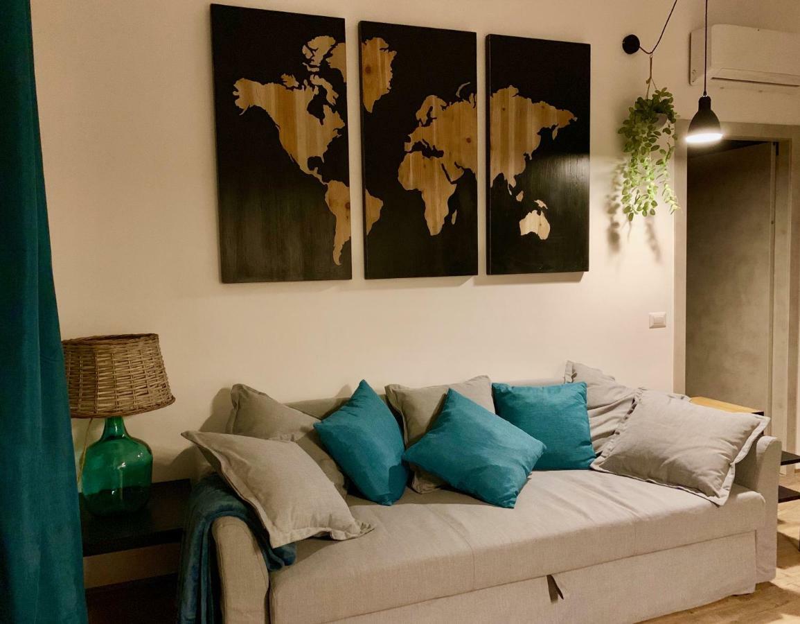 פירנצה Open The Classic Wooden Shutters At A Cozy City Nest מראה חיצוני תמונה