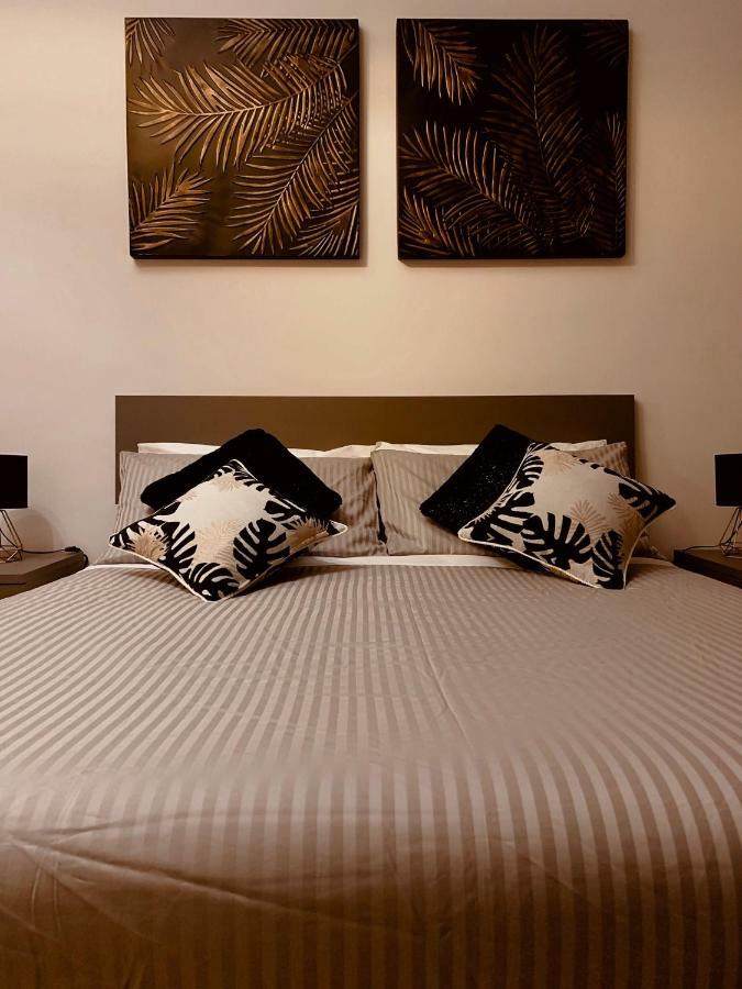 פירנצה Open The Classic Wooden Shutters At A Cozy City Nest מראה חיצוני תמונה